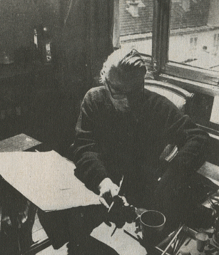 Barthes-at-his-desk-3